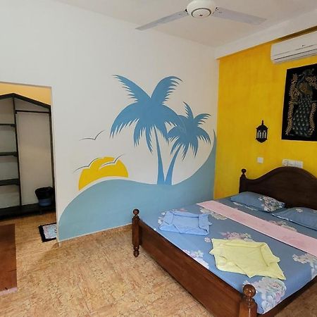 Malika'S Yellow House Hikkaduwa Dış mekan fotoğraf